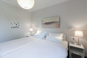 2 bedrooms, iron/ironing board, travel cot, free WiFi