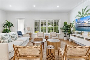 Smart TV, offices, printers - Perfect Location Family Friendly - Heated Salt Pool - Outdoor Kitchen-Firepit (Miami)