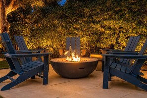 Property grounds - Perfect Location Family Friendly - Heated Salt Pool - Outdoor Kitchen-Firepit (Miami)