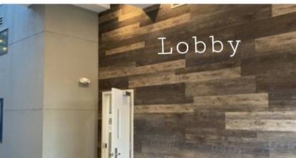 4 Bedroom Urban Loft with 7 Beds