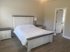 4 bedrooms, free WiFi, bed sheets - Golf, beaches, restaraunts and casinos (Pass Christian)