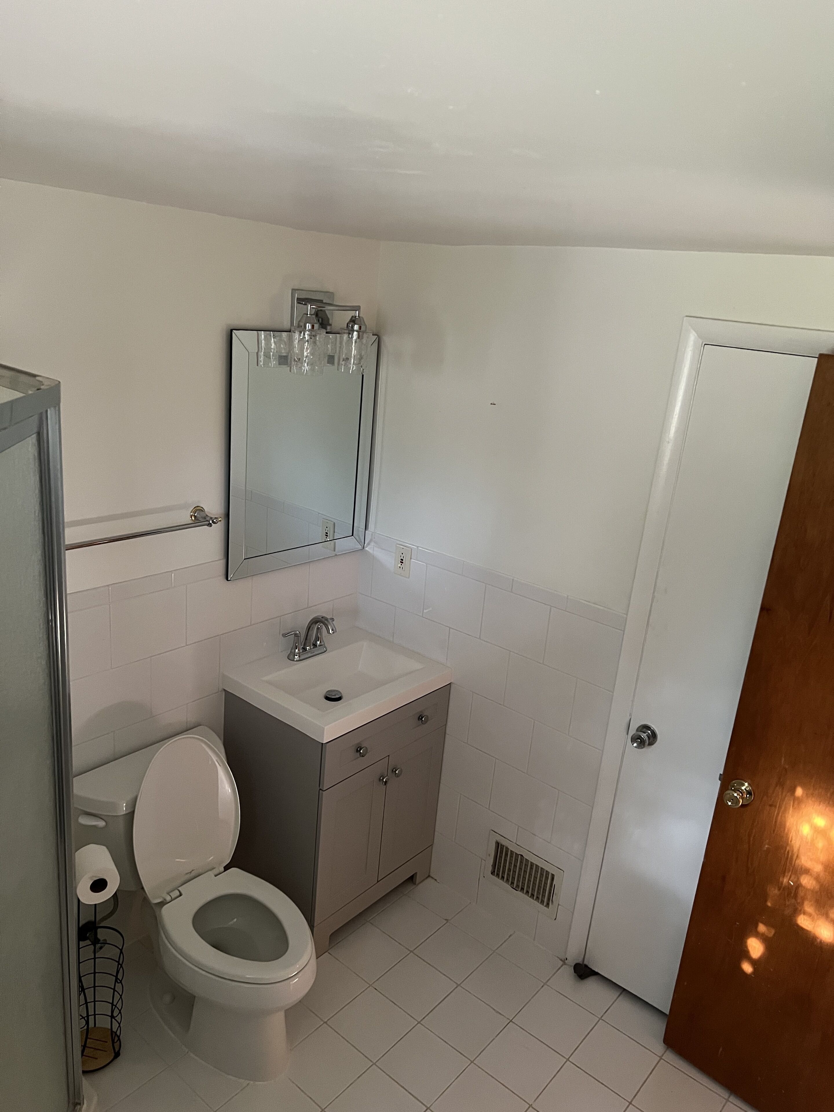 Spacious Home w/Free Parking-Close to Old-town Alexandria and DC!