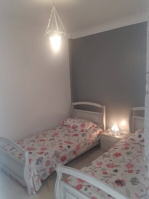 3 makuuhuonetta, silitysrauta/-lauta, Wi-Fi