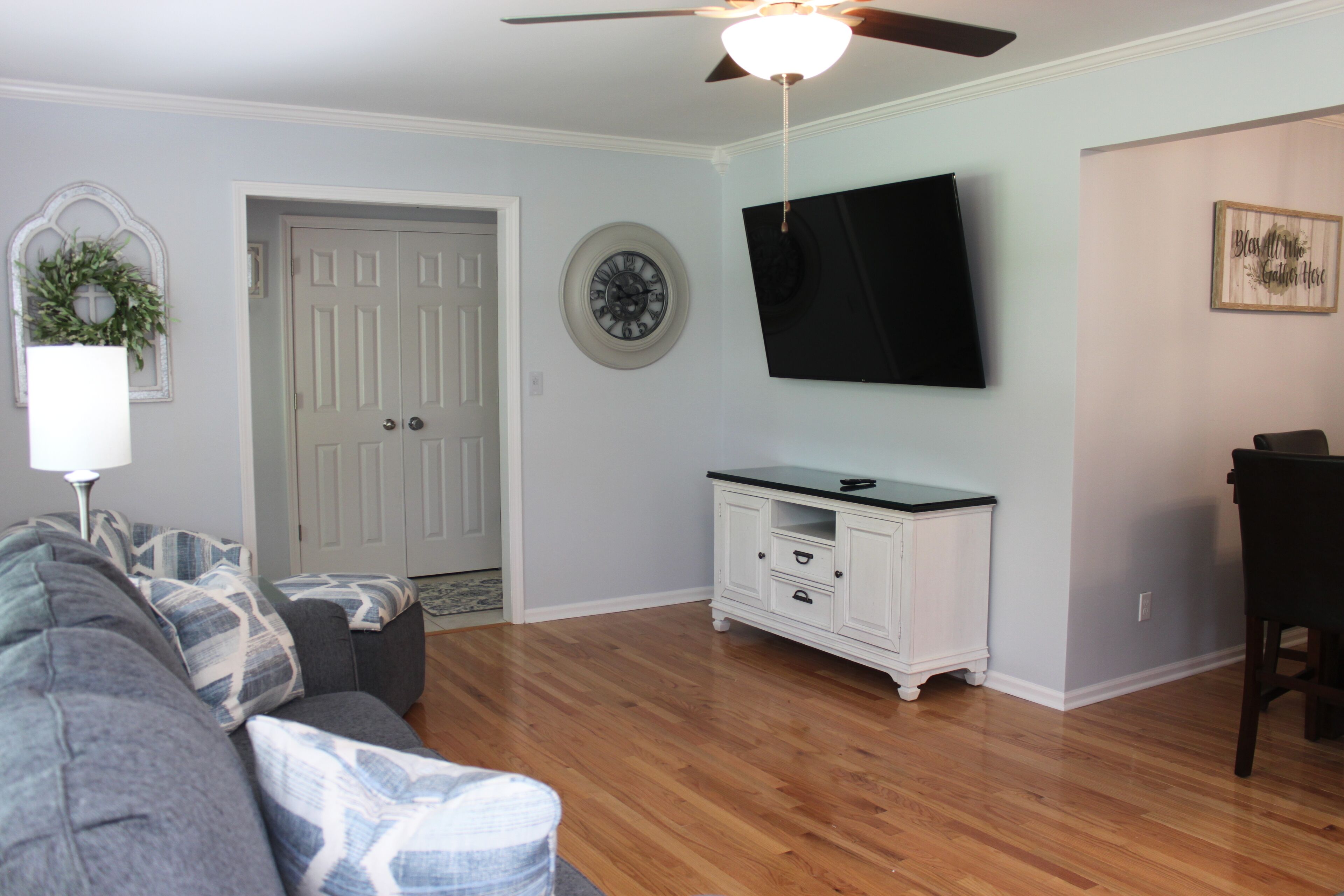 Sunset Getaway - Entire House Sleeps up to 12