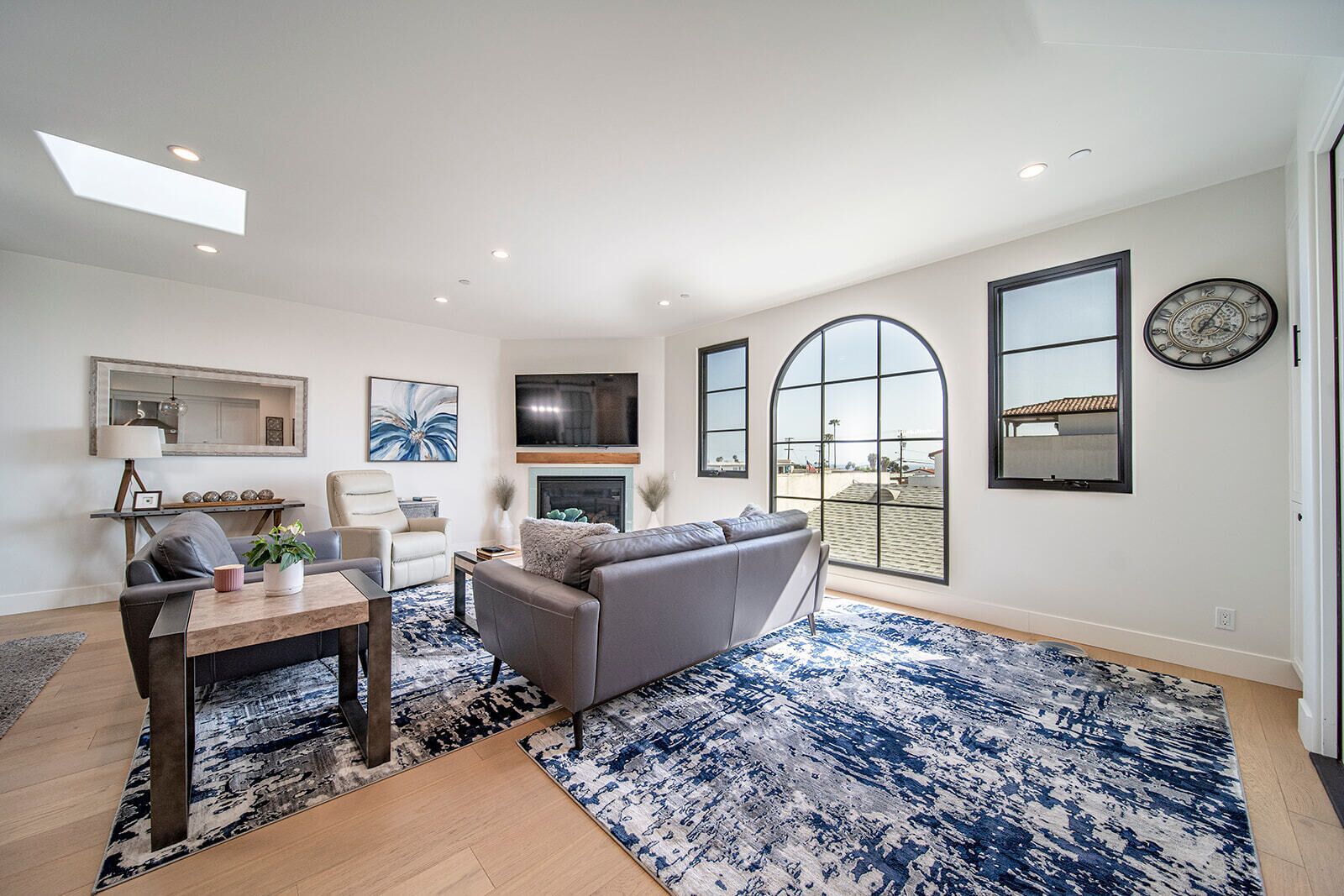 NEW Ocean View townhouse with private roof top patio. 3 br Gorgeous in and out!