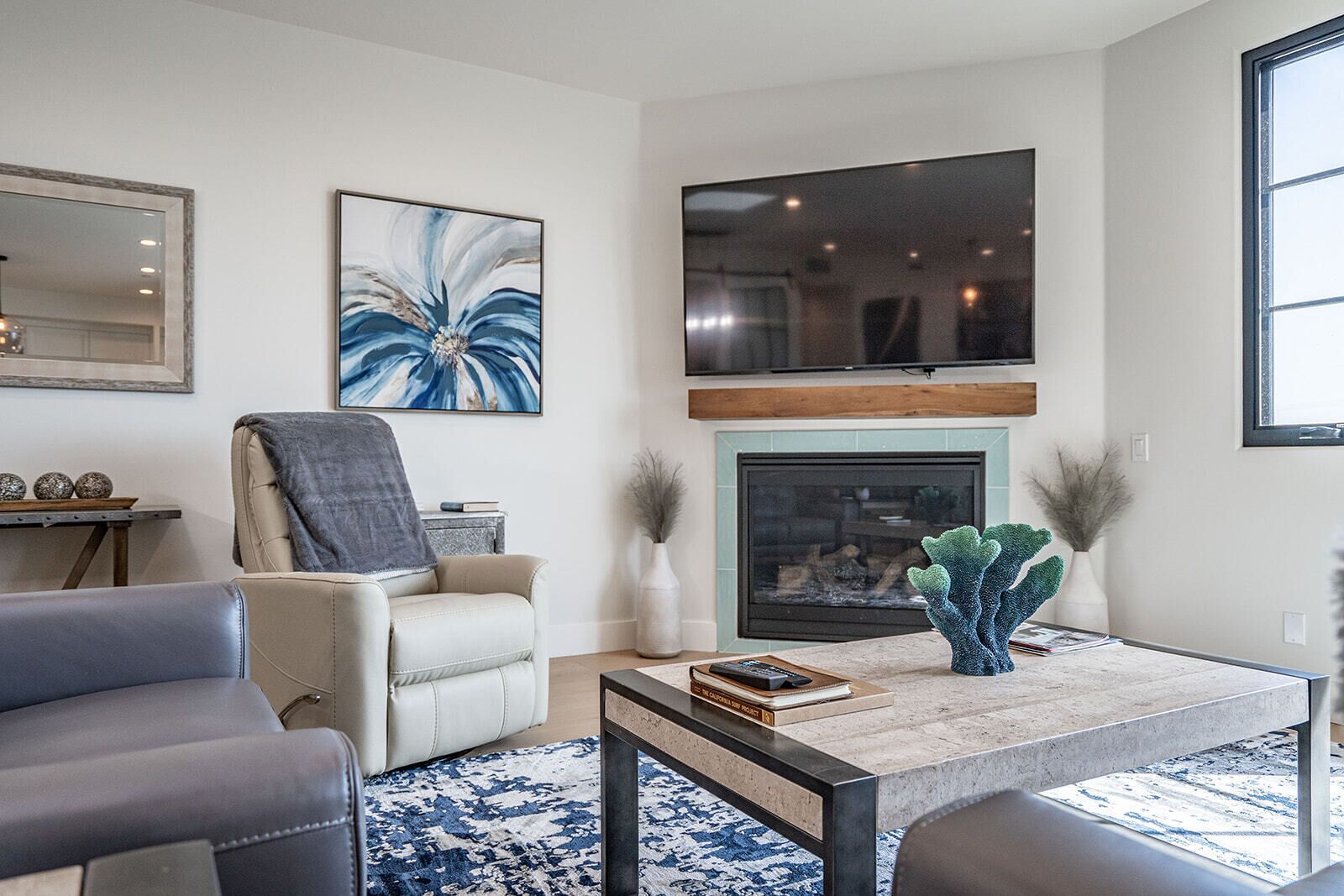 NEW Ocean View townhouse with private roof top patio. 3 br Gorgeous in and out!