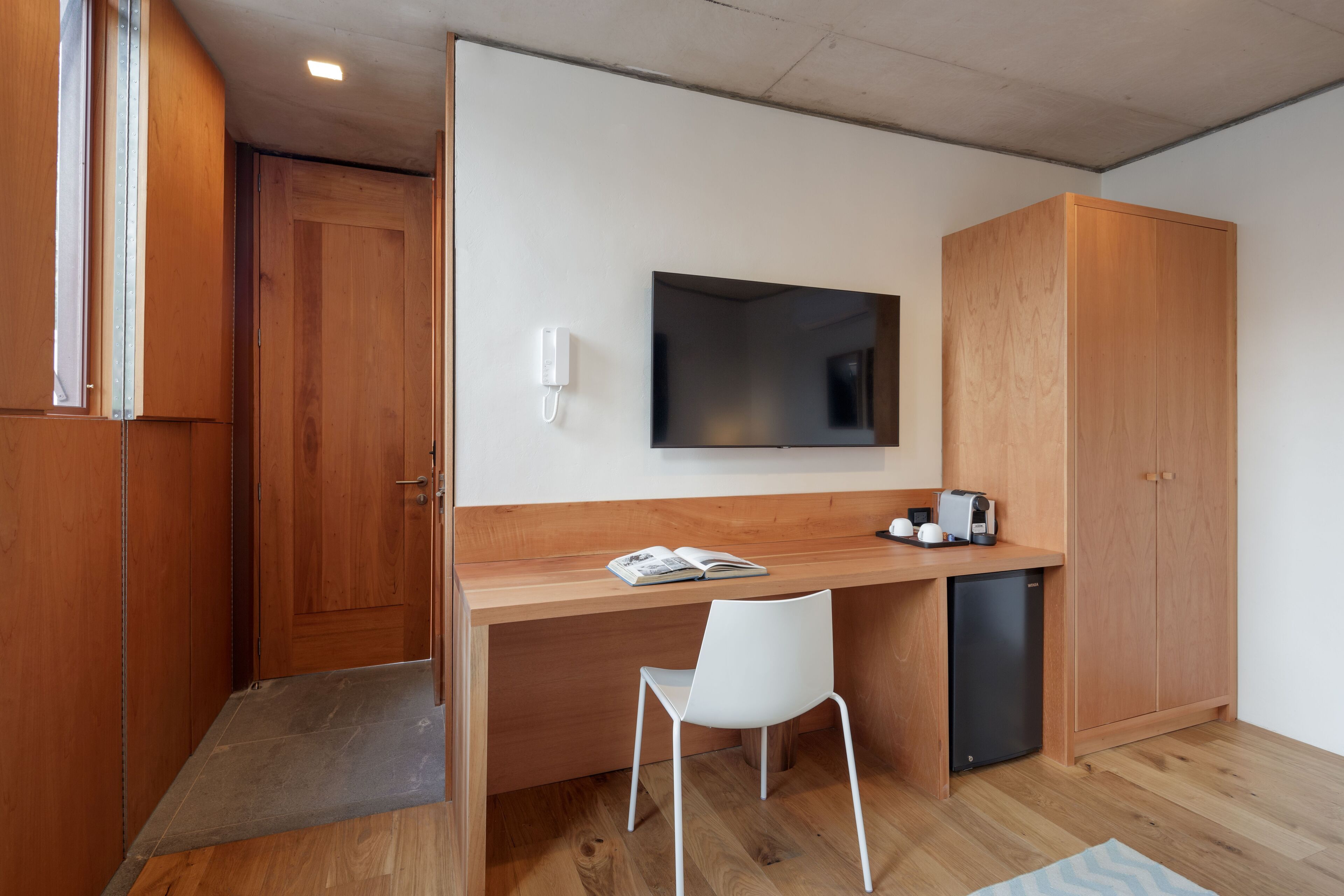 design room, 1 king bed | 1 bedroom, premium bedding, pillow-top beds, minibar