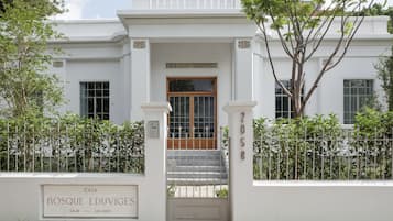 Fachada de la propiedad