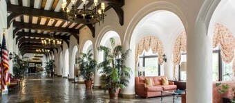 Montauk Manor -1 BR 925 sq. ft. loft in resort overlooking Block Island Sound
