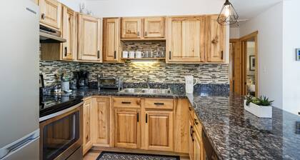 Cozy condo in the heart of downtown Carbondale