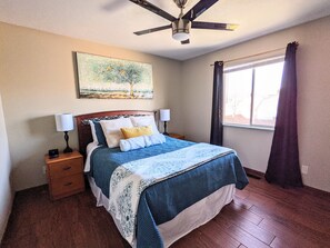 5 bedrooms, desk, iron/ironing board, travel cot - Sunny Zion Family Escape (La Verkin)