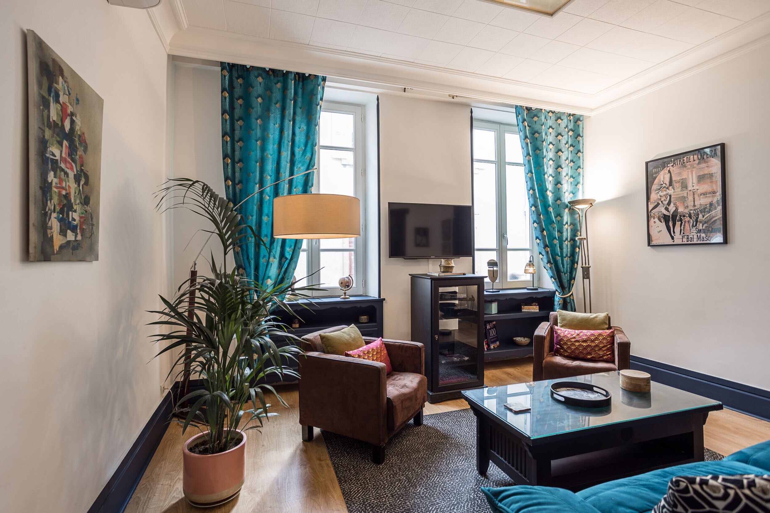 Comfort and refinement in a hyper-center