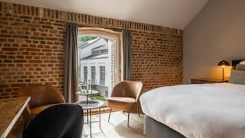 Deluxe Room | Premium bedding, in-room safe, desk, free WiFi