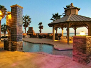 Piscine couverte, piscine extérieure