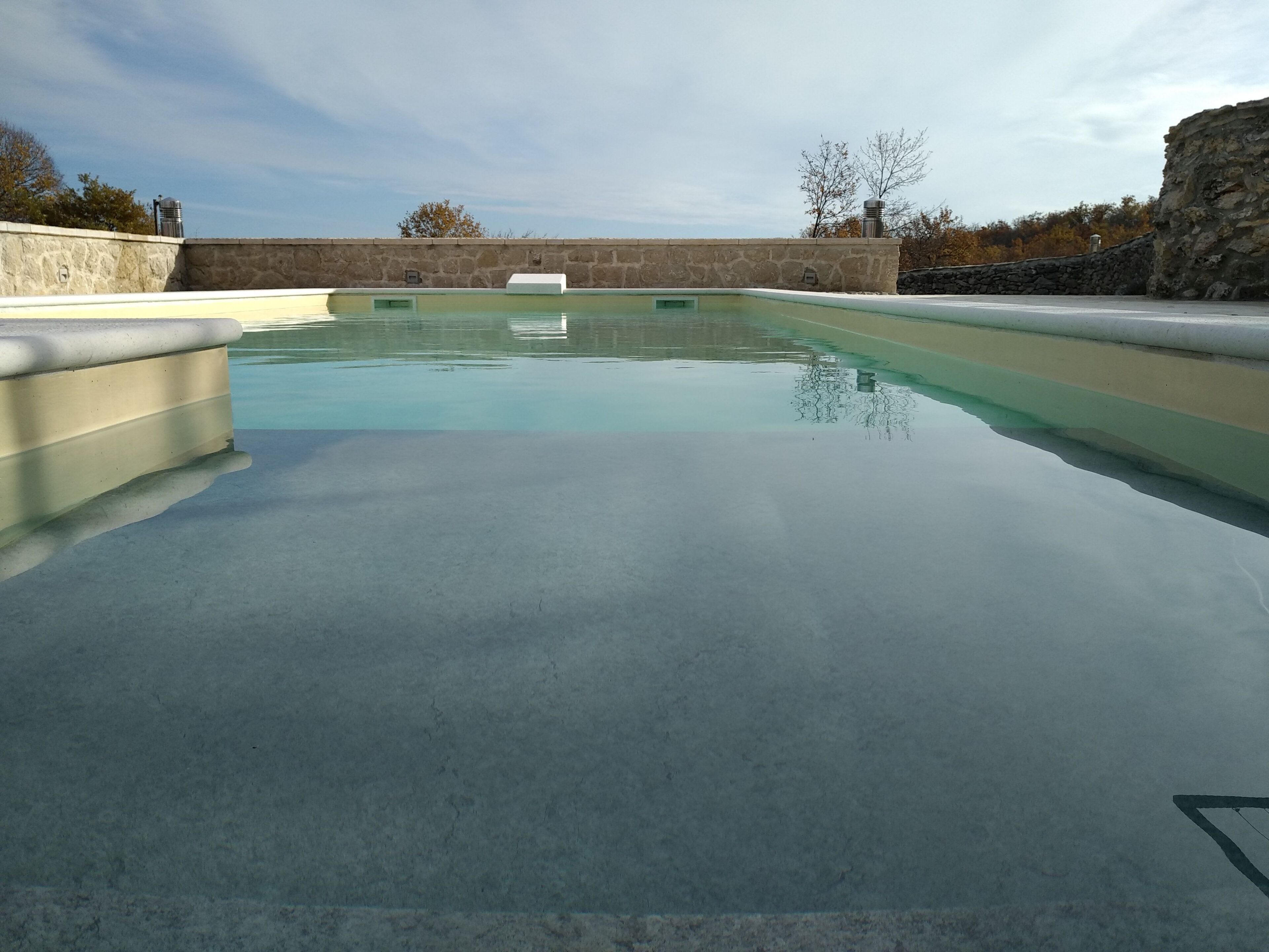 Außenpool (je nach Saison geöffnet), Cabañas (kostenlos), Sonnenschirme