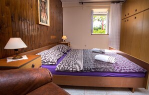 7 bedrooms, in-room safe, travel cot, free WiFi