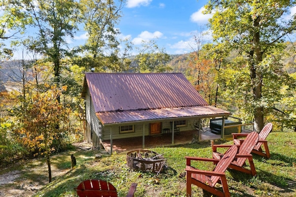Secluded cabin retreat atop the scenic mountain with views and fire pit