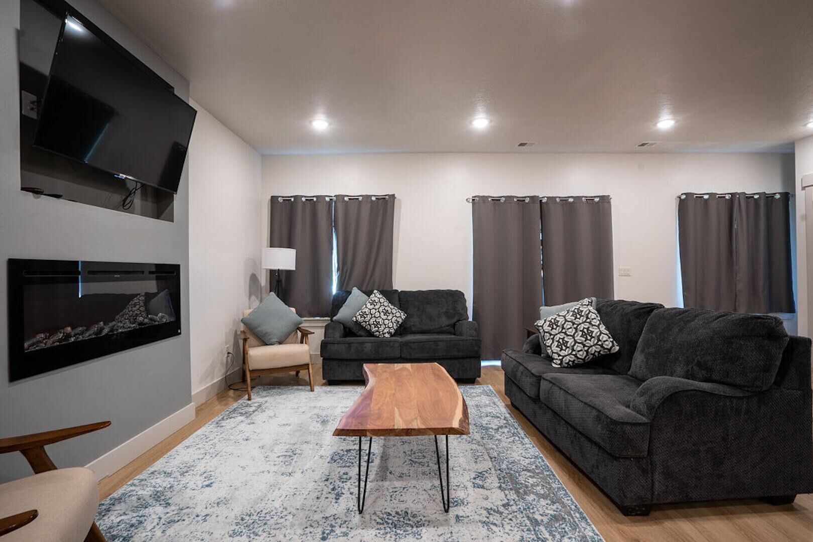 Townhome 9 at Waterdance - Sleeps 12, 3 Bed-4 Bath with indoor/outdoor pool, pickleball+