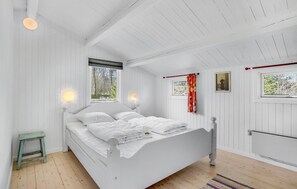 2 Schlafzimmer, Reisekinderbett, kostenloses WLAN