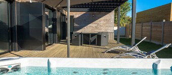 Maison moderne, belles prestations avec un grand jacuzzi