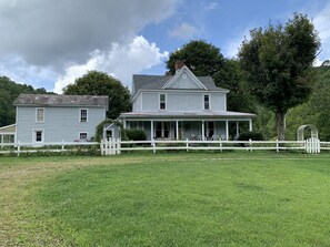 Exterior - Beautiful Farm In West Virginia  (Pennsboro)