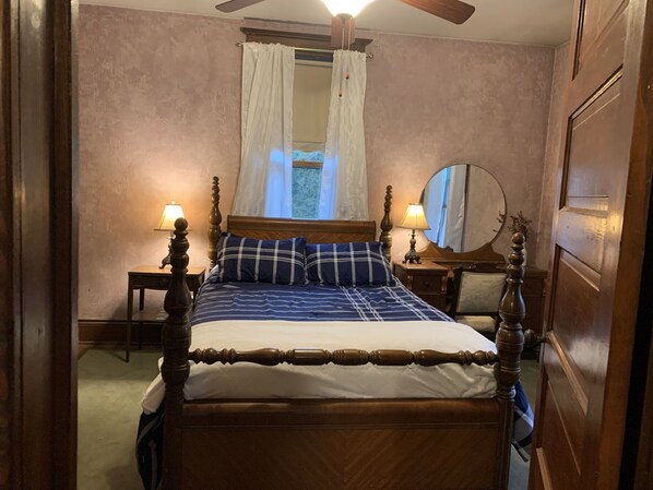 5 Schlafzimmer, Schreibtisch, Bügeleisen/Bügelbrett, kostenloses WLAN