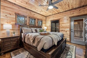 4 bedrooms, desk, iron/ironing board, travel crib
