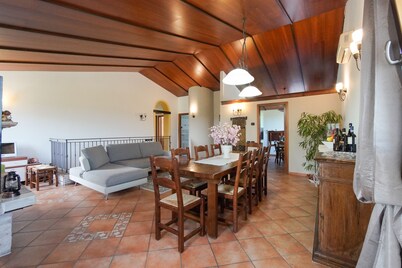 GREEN CHEZ BARNIE fabulous private apartment in villa