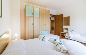 2 habitaciones, wifi gratis y ropa de cama 