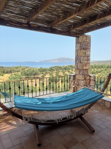 Villa Othon - Leni
Τhe most beautiful sunsets in the Laconian Gulf.