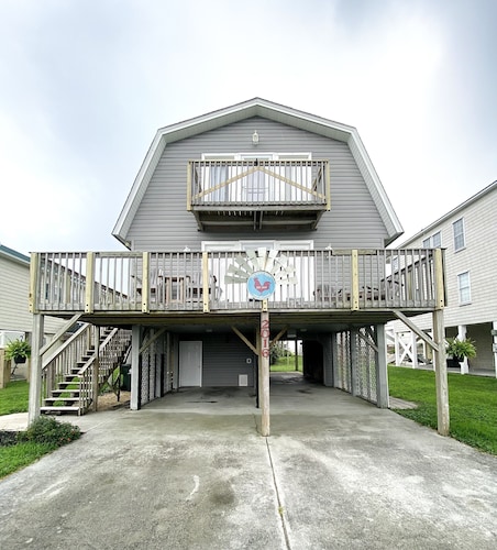 The Beach Barn - Dog-Friendly, Sleeps 10, Free Linen, Shibumi & RV Parking