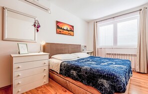 6 Schlafzimmer, Reisekinderbett, kostenloses WLAN, Bettwäsche