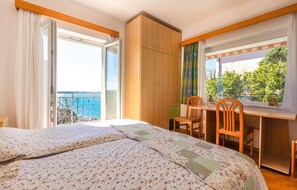 1 quarto, Wi-Fi de cortesia, roupa de cama
