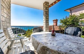 Outdoor dining - 1 bedroom awesome apartment in Piran (Piran)