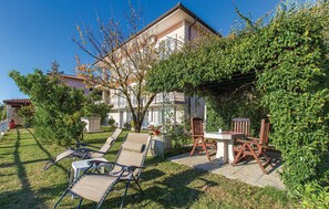 Outdoor dining - 1 bedroom awesome apartment in Piran (Piran)