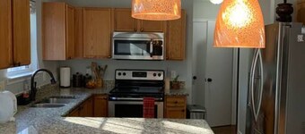 Peaceful  🙏 Hideaway ➡️Hospital 🏩 Fully Stocked 🍽