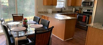 Peaceful Hideaway Hospital Close - Entire Home