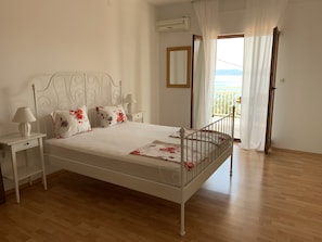 2 chambres, fer et planche à repasser, lit parapluie, Wi-Fi gratuit