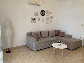 TV - Sea lounge (Marušici)