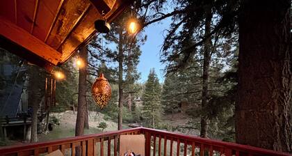 Cozy Cabin • Snow Hill • Family & Dog Friendly • Game Room • Near Ski Resorts