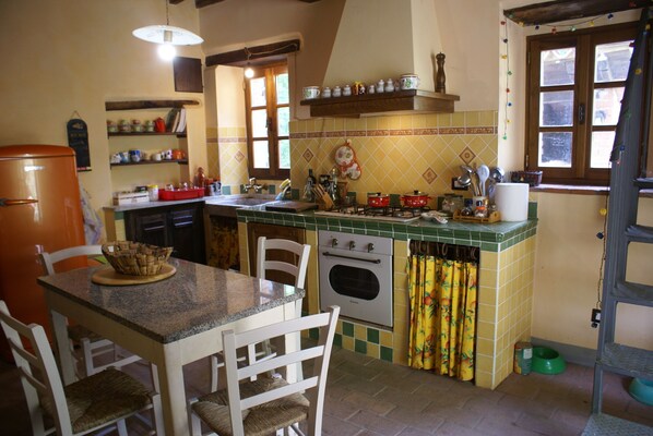 Frigorifero, forno, lavastoviglie, macchina per tè/caffè
