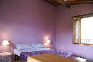 4 bedrooms, WiFi, bed sheets
