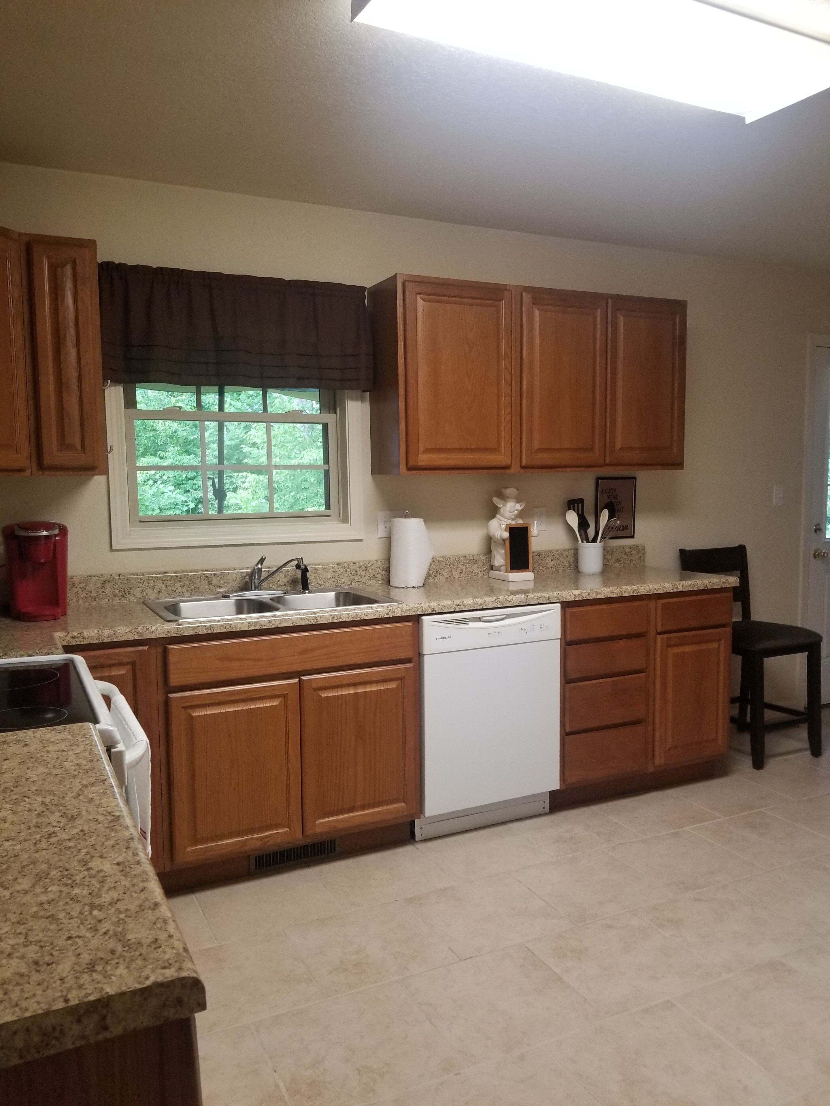 Beautiful, Clean and Convenient Listing in Fletcher, NC at a Great Price!