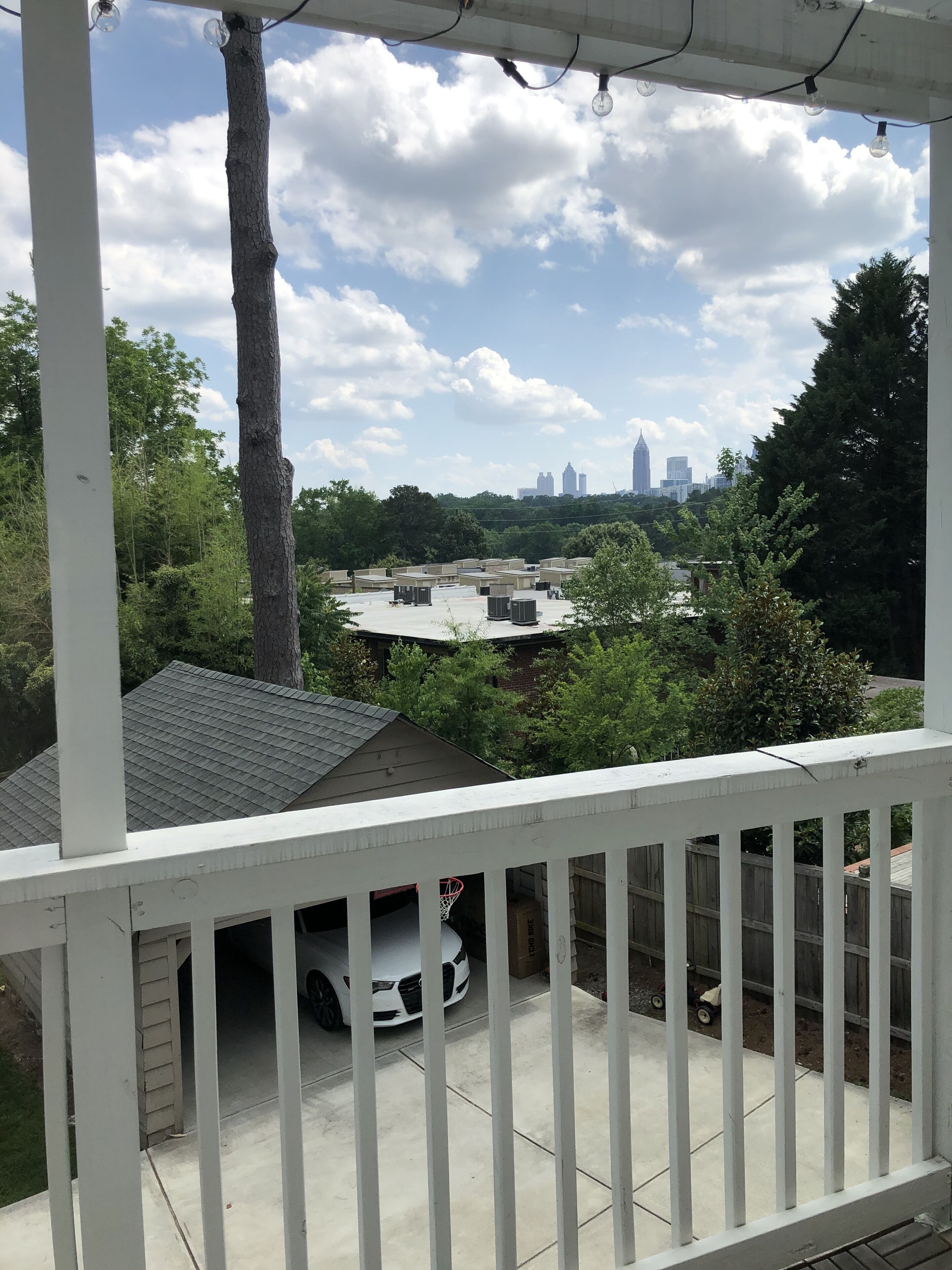 Atlanta Charming and Bright Upstairs 2/2 Unit