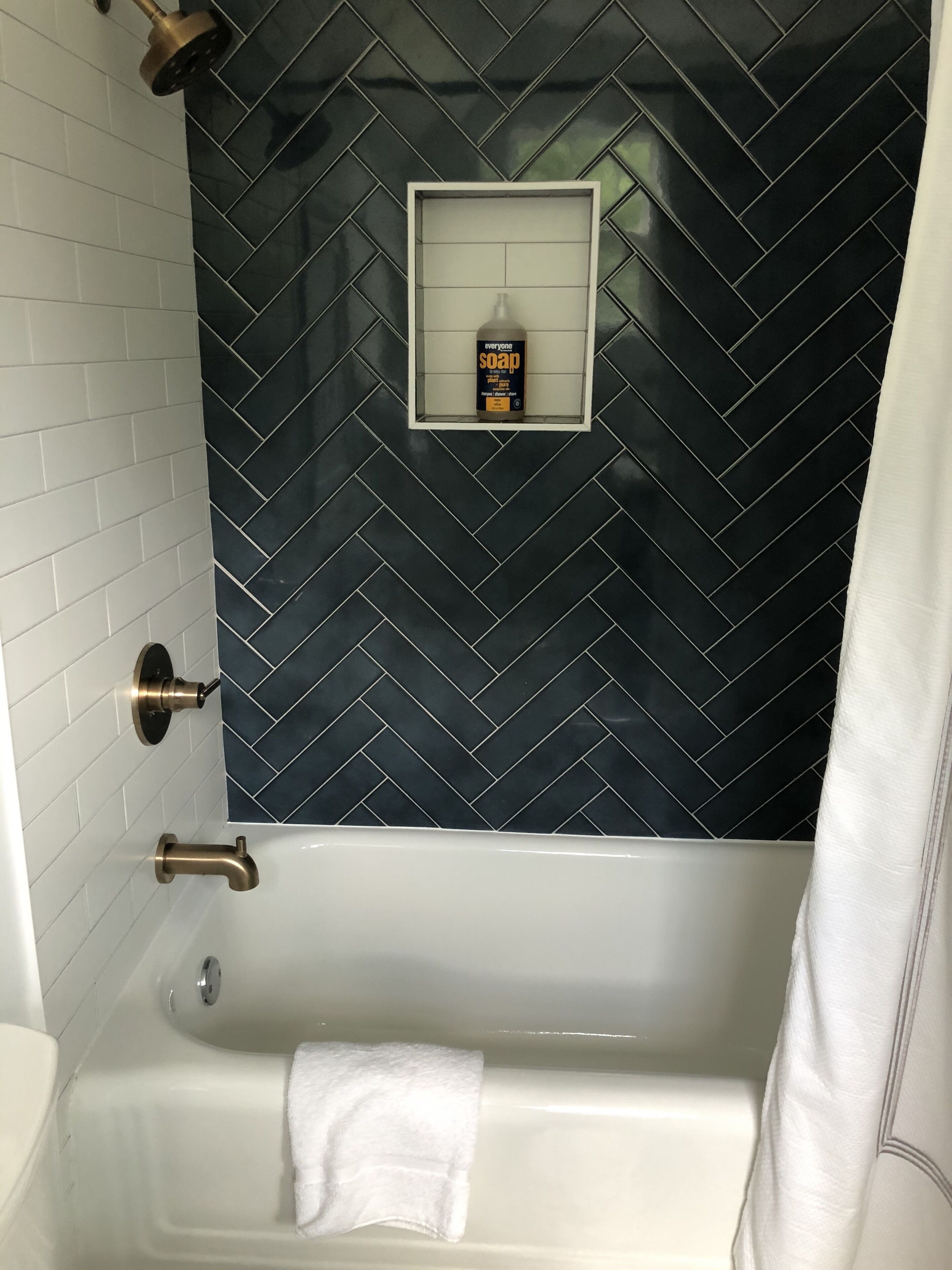 Atlanta Charming and Bright Upstairs 2/2 Unit