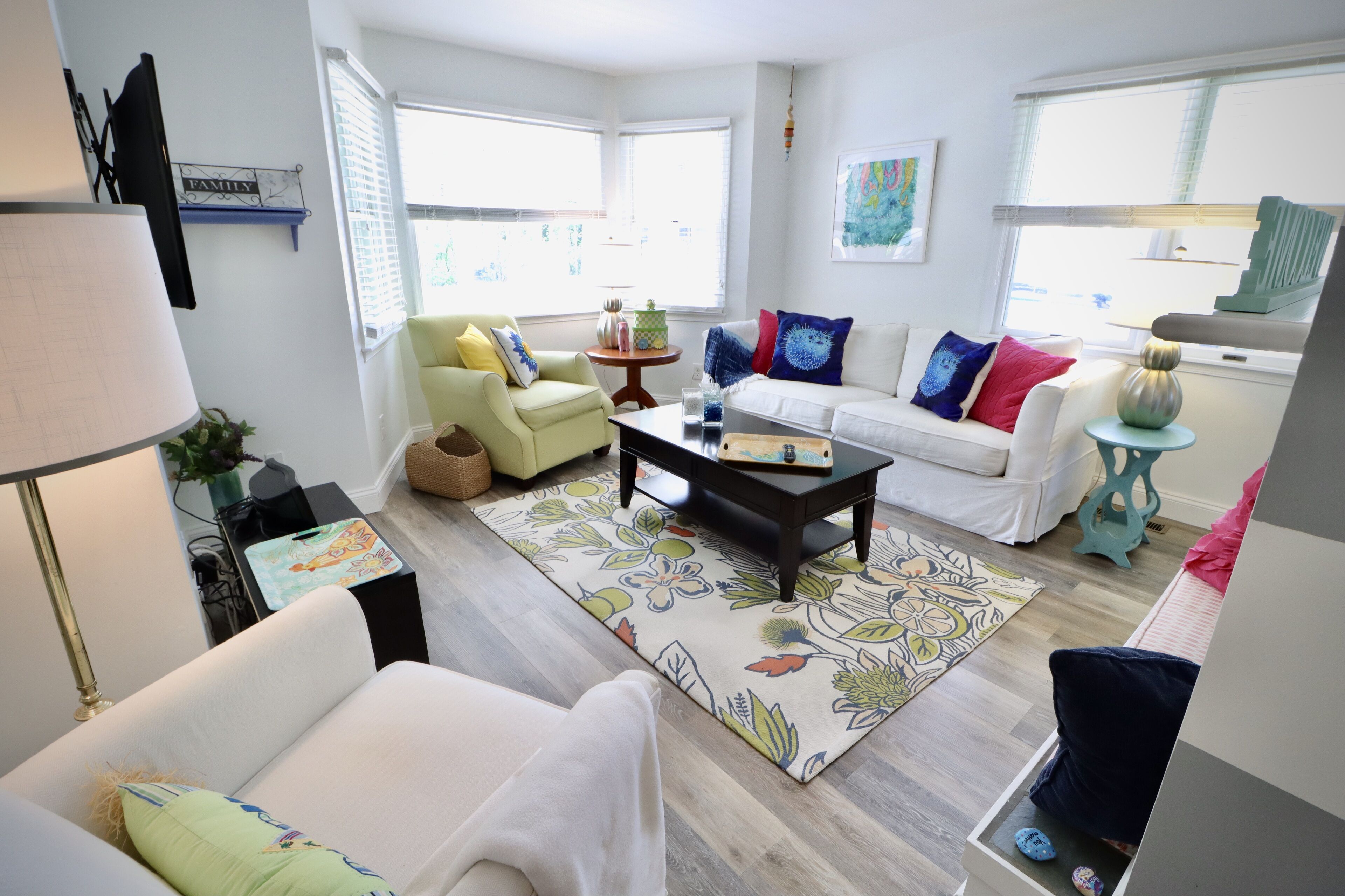 ONLY A 7 MINUTE WALK TO THE BEACH!