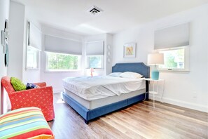 4 bedrooms, desk, free WiFi, bed sheets