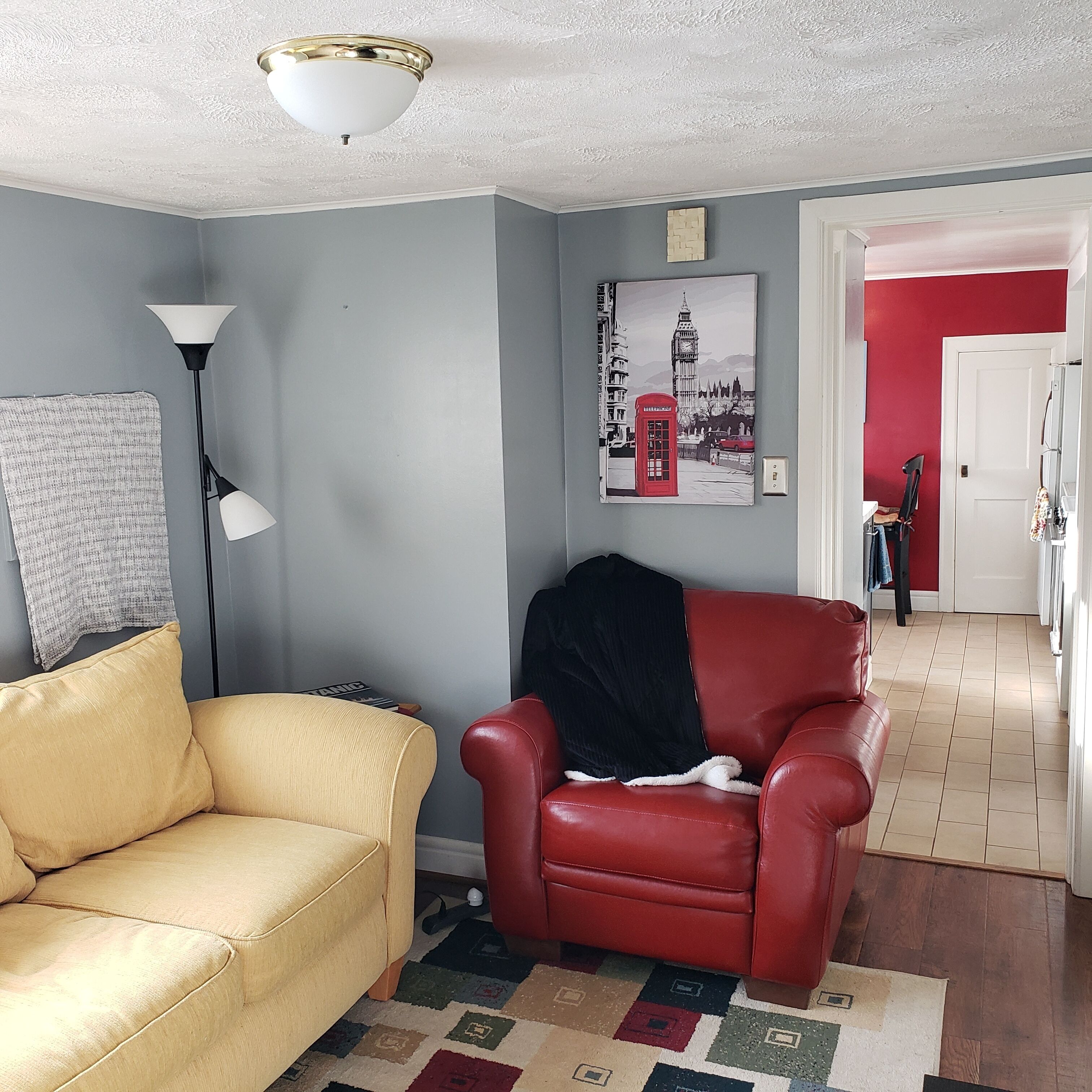 Sunny Studio next to Centennial Trail 