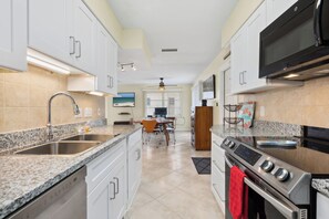 Fridge, microwave, oven, stovetop - Chloe's Villa on Siesta Key, A Private 1/1 Escape (Siesta Key)