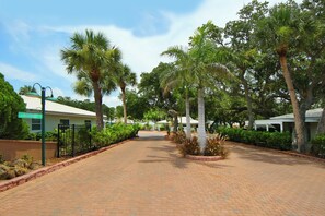 Property grounds - Chloe's Villa on Siesta Key, A Private 1/1 Escape (Siesta Key)